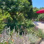 Haut De Villa Avec Terrasse Privative Jardin Et Parking Tout Pres Des Plages
