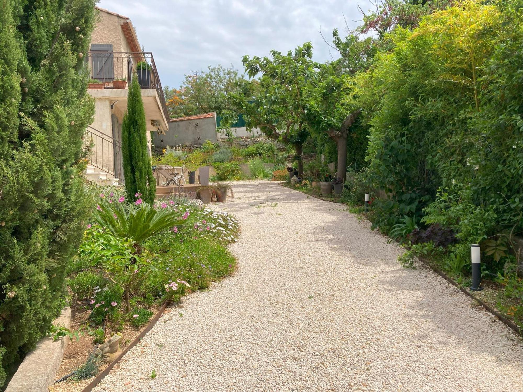 Apartment De Avec Terrasse Privative Jardin Et Parking Pres Des Plages Toulon