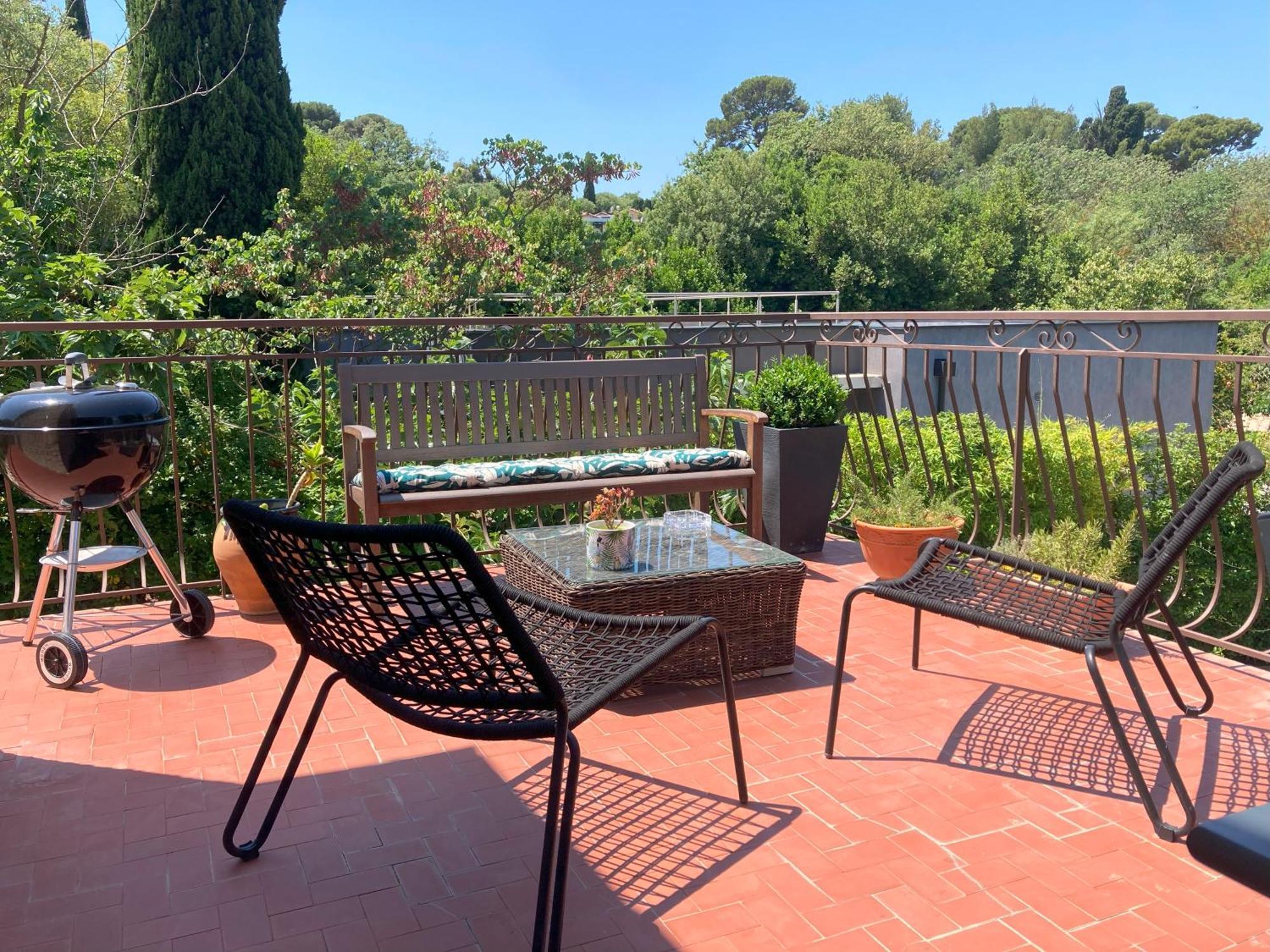 De Avec Terrasse Privative Jardin Et Parking Pres Des Plages Apartment